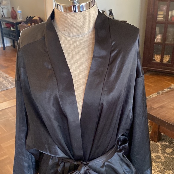 DENTELLE Silk Blend Robe - Picture 2 of 9